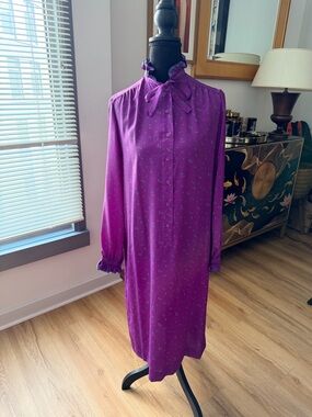 Vintage Schrader Sport midi dress w/ruffle collar and tie.